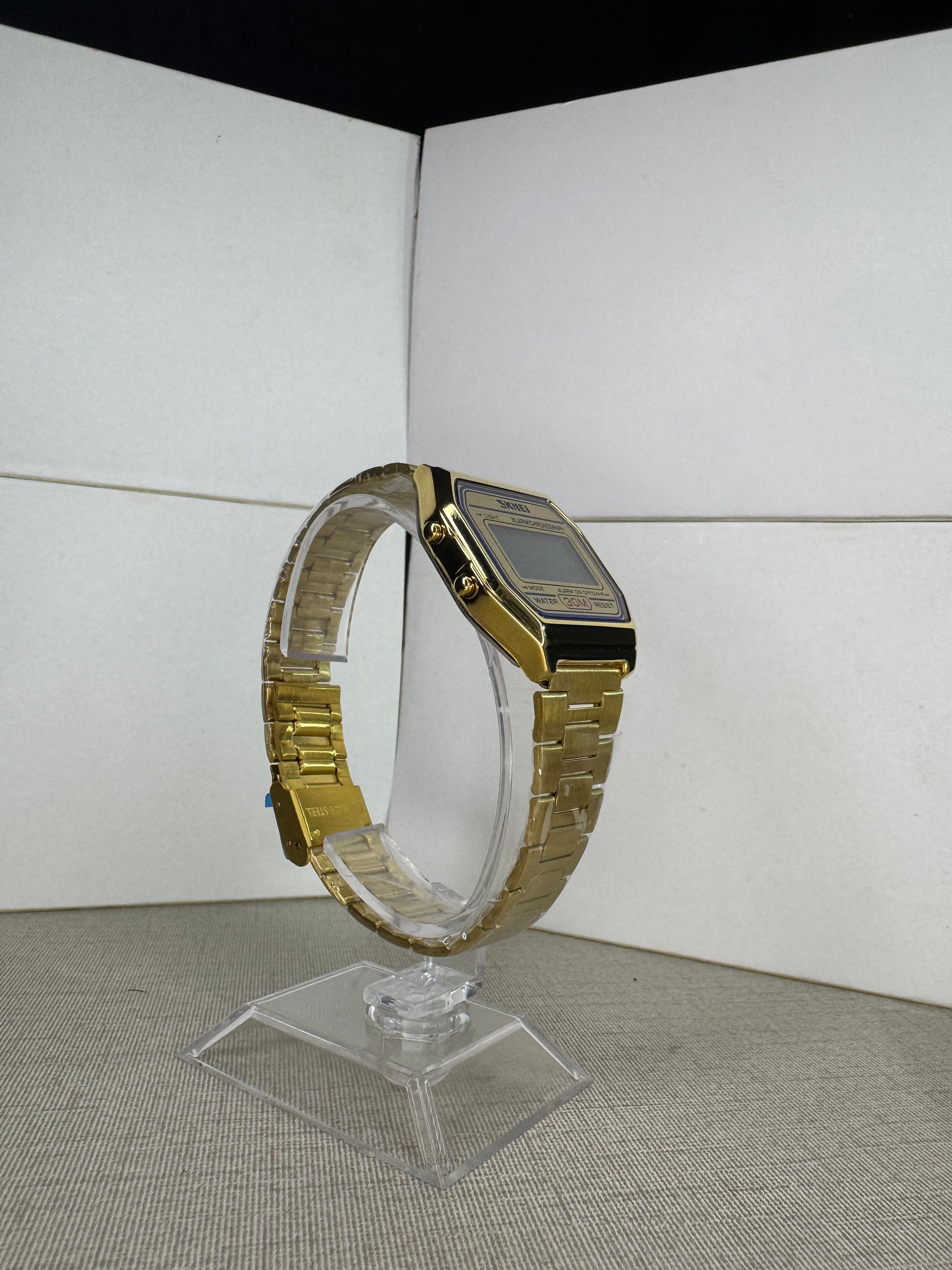 SKMEI Gold Plated Vintage Watch