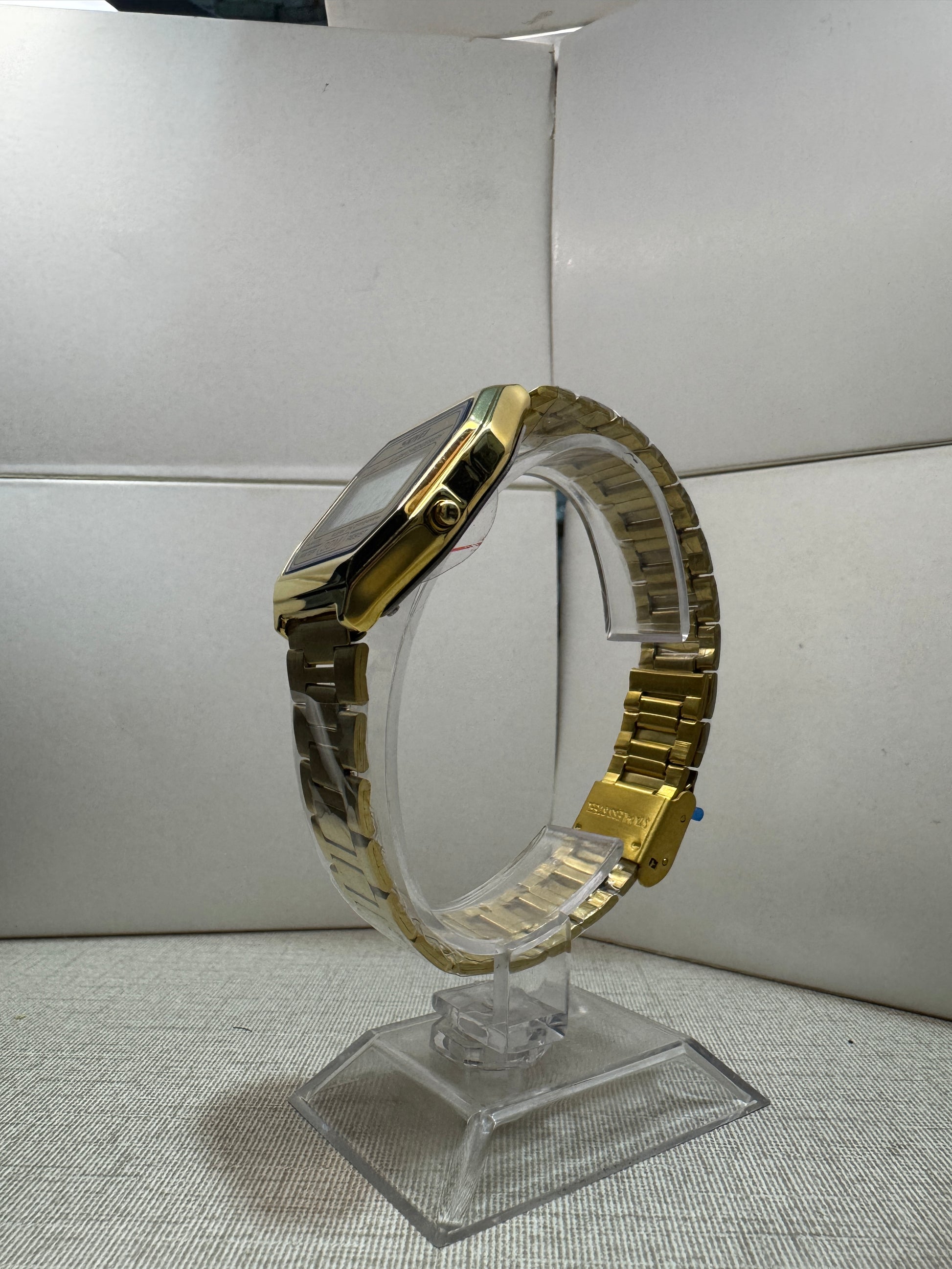 SKMEI Gold Plated Vintage Watch